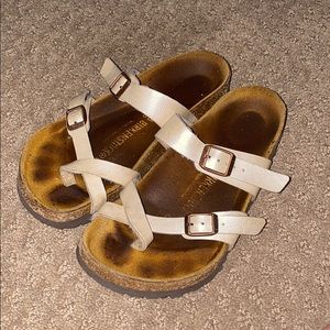 Mayari Birkenstock’s in Graceful Pearl White